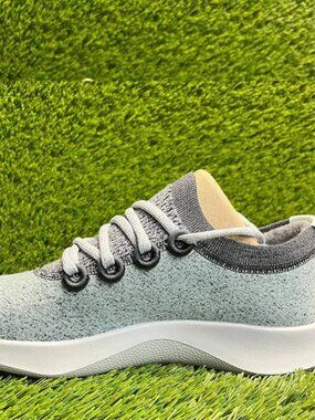 AllBirds Women's Wool Dasher Mizzles - Lyra (Light Grey Sole) - Size 9